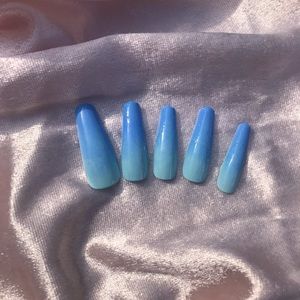 Blue ombré press on nails